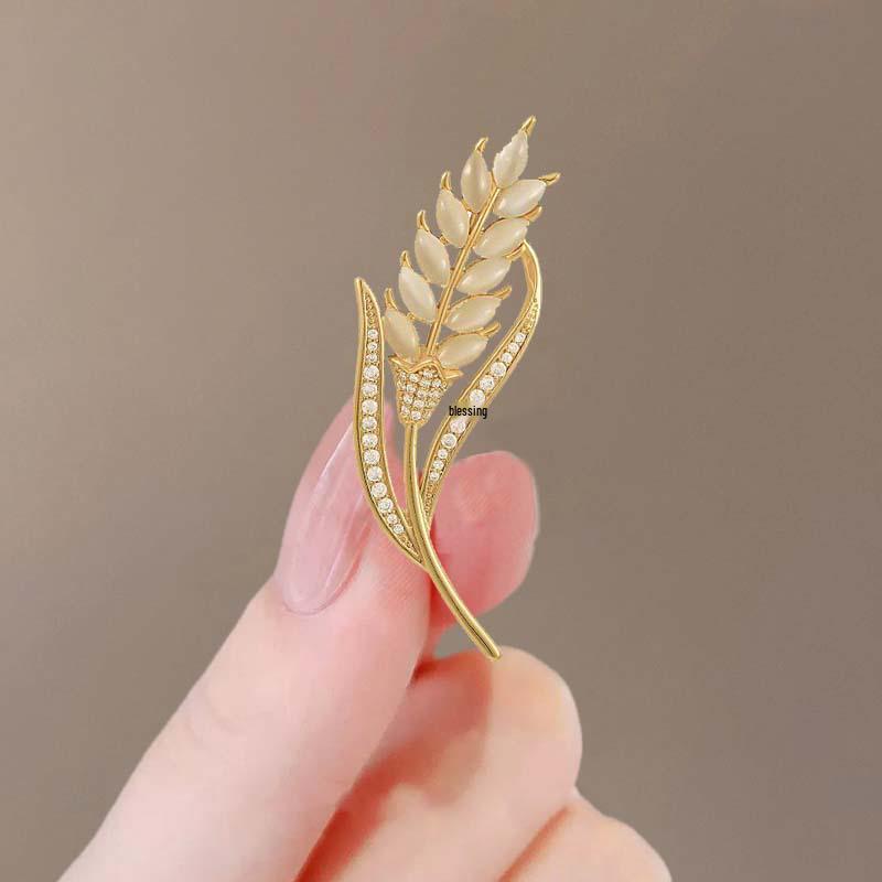 Elegant Pearl Brooch - High-End Minimalist Clothing Accessory