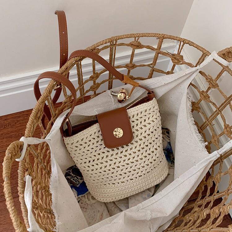 Popular bucket bag women's new woven messenger bag travel beach bag shoulder straw small bag summer