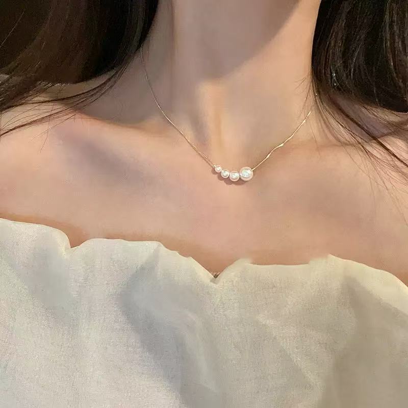 Special-shaped Baroque pearl necklace for women, versatile love magnet buckle design sense collarbone chain accessories niche