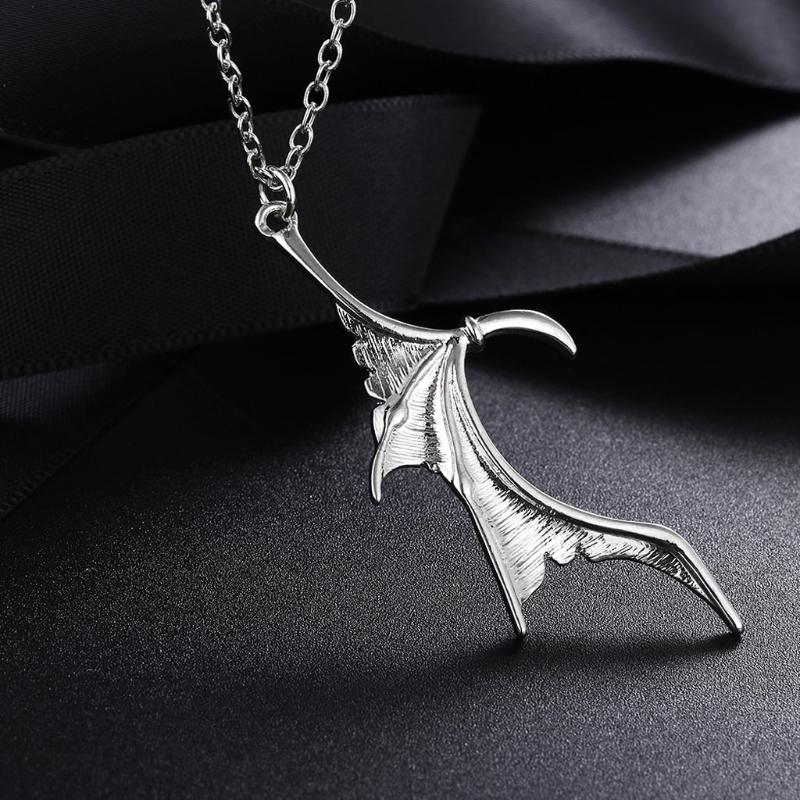 2 Pcs/Set Exquisite Bat Wing Heart Couple Necklace Heart Wing Pendant Necklace Set  Jewelry Decoration Gift for Girl Boy