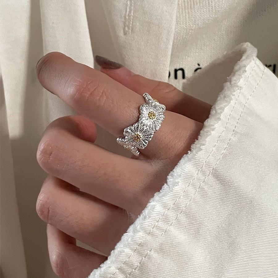 Medieval Brushed Diamond-encrusted Zircon Ring for Women Does Not Fade, Light Luxury and Versatile Open Index Finger Ring Jewelry.