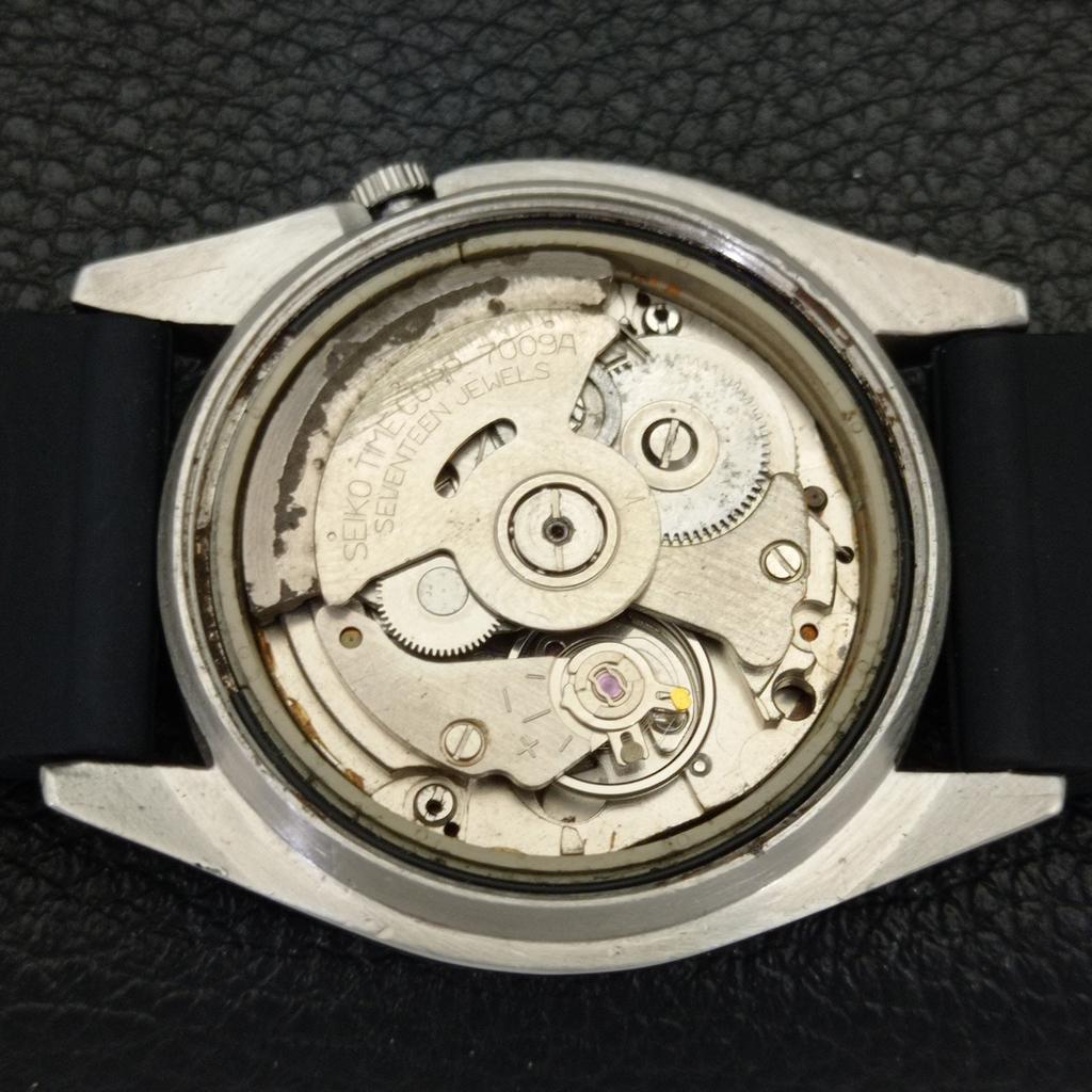SEIKO VINTAGE AUTOMATIC 7009A JAPAN MENS FERRARI DIAL WATCH a700529-5
