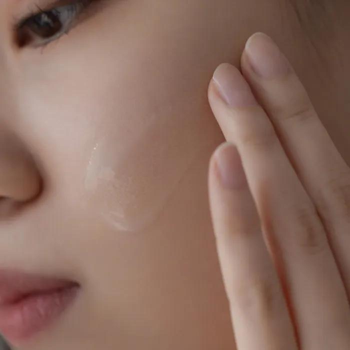 Peptide moisturizing toner