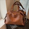 Trendy Rivet Handbag 2026 Winter New Fashi Tote Bag Women's Large Capacity Shoulder Bag