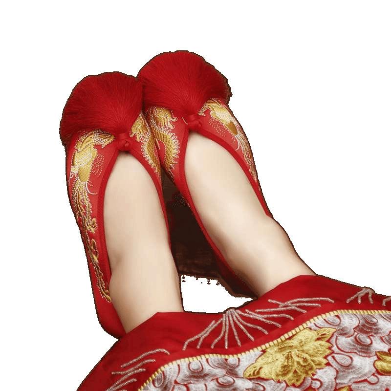 Chinese wedding shoes on the coupe shoes red dragon and phoenix bride Xiuhe shoes flat women's wedding shoes Xiuhe clothes embroidered shoes