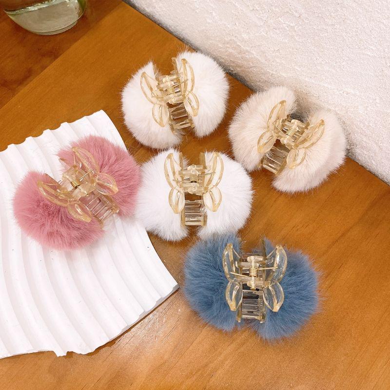 Cozy Fluffy Bunny Fur Hair Claws: Autumn Winter Plush Clips for Bangs & Ponytails.