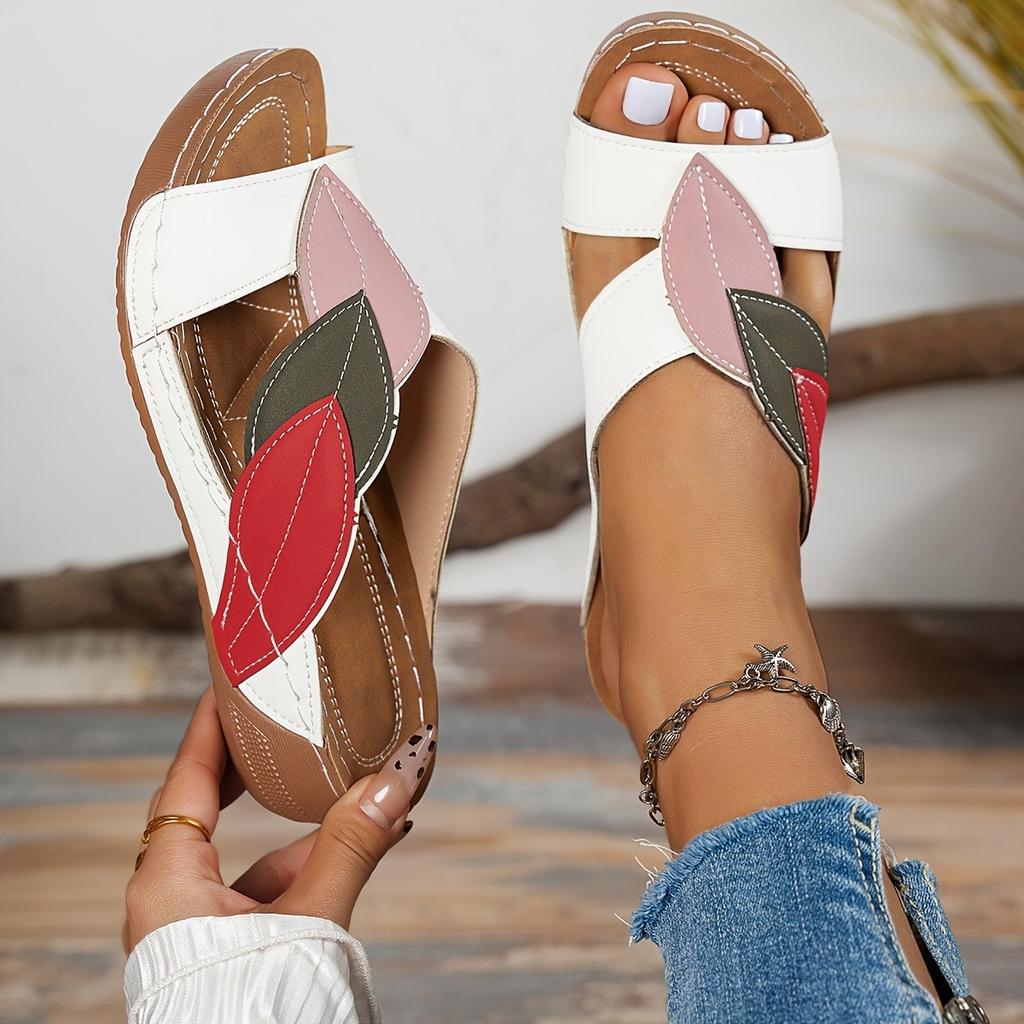 A Pair of Women's Fashionable Leaf-patterned Slippers, Open-toe Fake Flat Heeled Slip-on Shoes, Hand Washable, with Fake Liners and Insoles