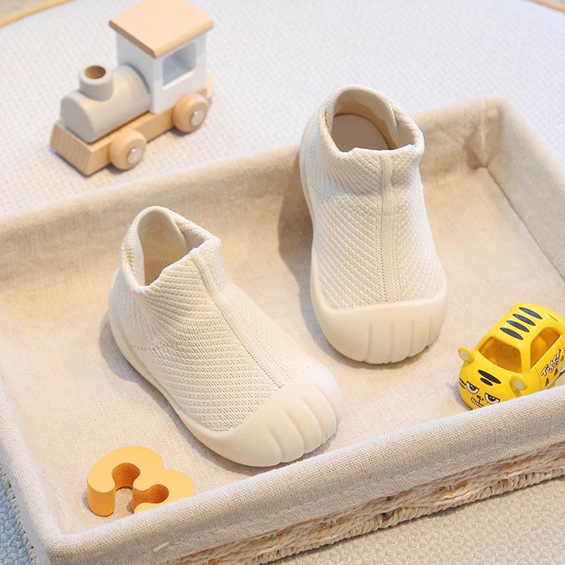 New Autumn/Winter Mid-Calf Non-Slip Baby Walking Socks - Korean Style, Anti-Drop Design for Toddlers