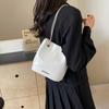 Bag Women's New Chain Bag Shoulder Bag Versatile Messenger Bag Commuter Bucket Bag