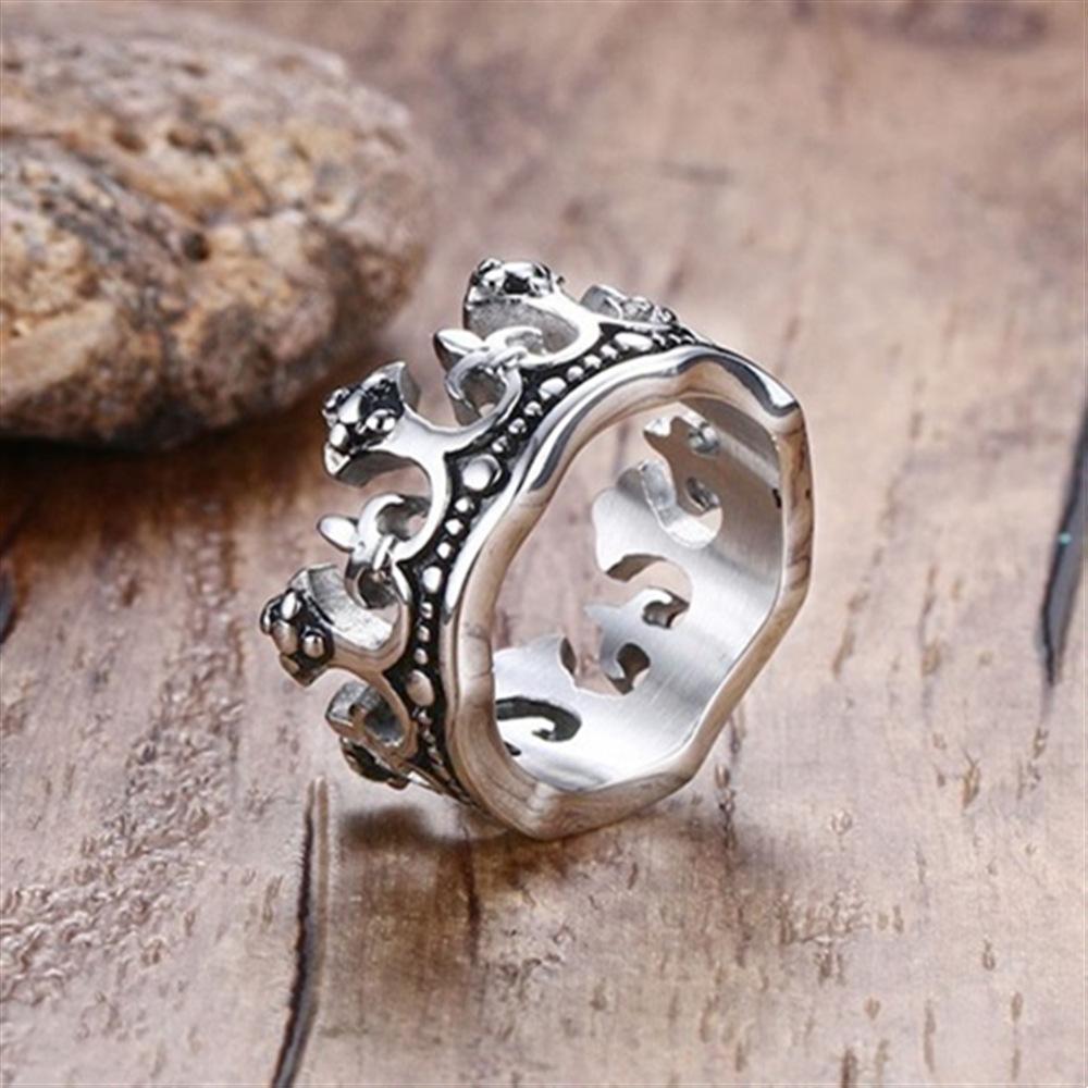 Fashionable Queen's Ring Crown Shape Ring