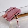 Rosa Handyhülle aus PU-Leder mit Litschi-Muster für iPhone 11 12 13 14 15 16e Pro Max mit stylischer Handschlaufe und Kartenhalter