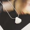 New Classic Shell Pearl Necklace Fashion Small Fresh Clavicle Chain  Simple Versatile Pendant Gift Giving