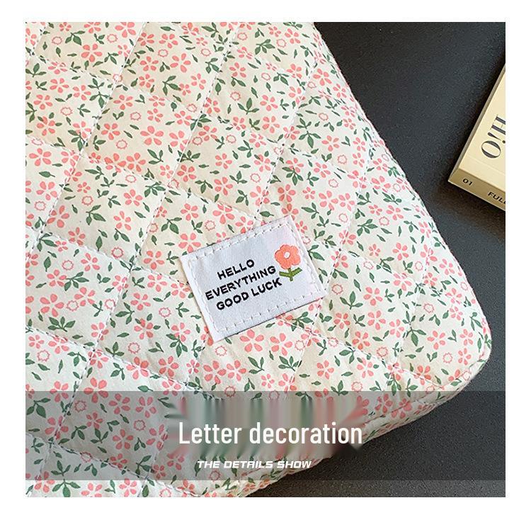 Chic Floral Laptop Sleeve for Women - Fits 11, 13, 15-inch Laptops & iPads