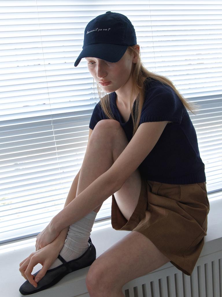 Elssibeui Tuck Detail Bermuda Pants_Camel
