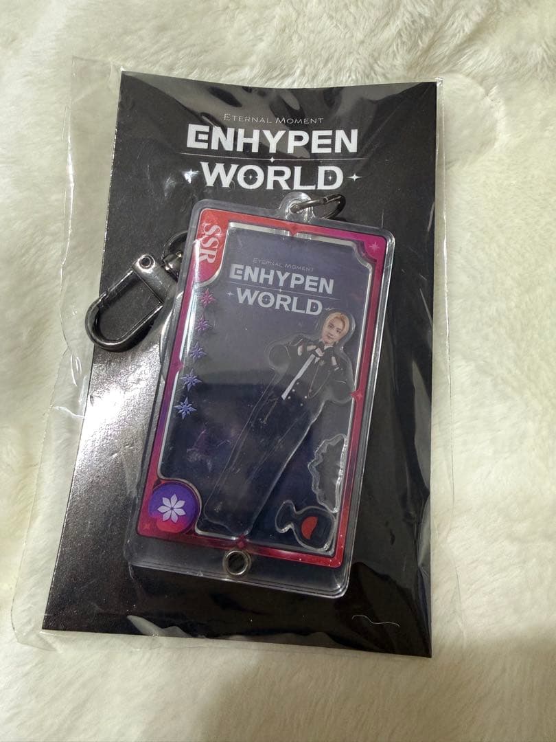

[USED] ENHYPEN WORLD Korean Hop-Up SSR Keychain
