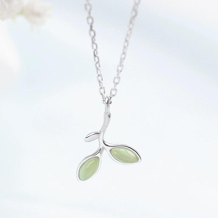 Cute Leaf Necklace Female Mori Small Fresh Collarbone Chain Simple Pendant Gift For Girlfriends And Students Aa