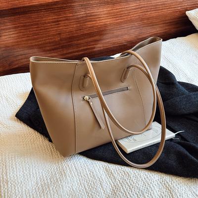 Beliebte Mode Tragetasche mit großem Fassungsvermögen Damen Schulterhandtasche schlichte Mode großes Fassungsvermögen