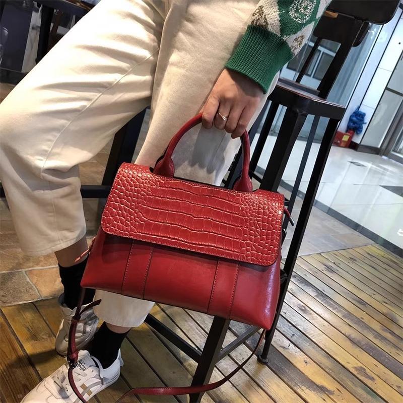 Women's Bag Fashionable Shoulder Bag Head Leather Crossbody Bag Temperament Handheld Large Capacity Bag