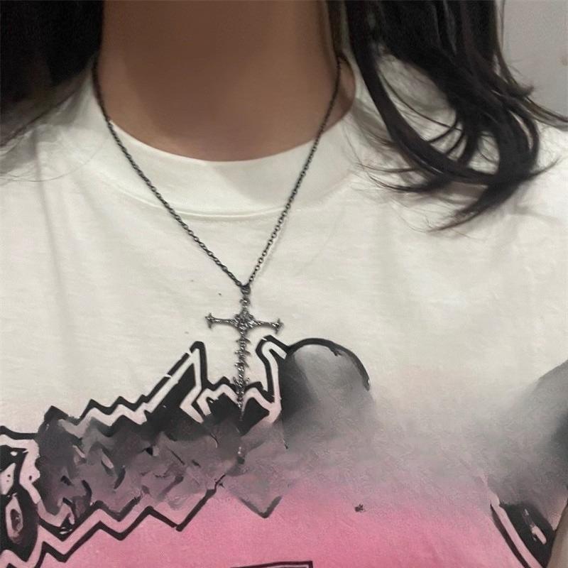 Personality Cross Pendant Necklace Skeleton Cross Choker Jewelry Dark Style Men Women Gift for Halloween Cosplay Accessories