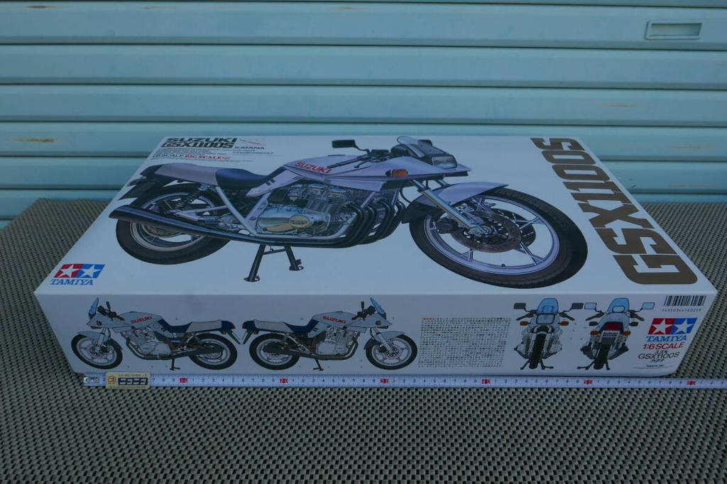 Tamiya 16025 Suzuki GSX1100S Katana Large Motorcycle Plastic Model Kit 1/6