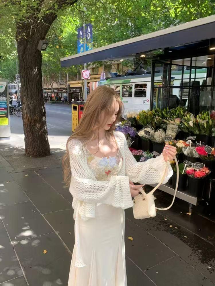 Damen Figurbetontes Fishtail-Kleid mit Blumenspitzen-Netz - Schlankmachende Spaghettiträger, Taillenbetonend, Sanfter Stil für Frühling und Sommer