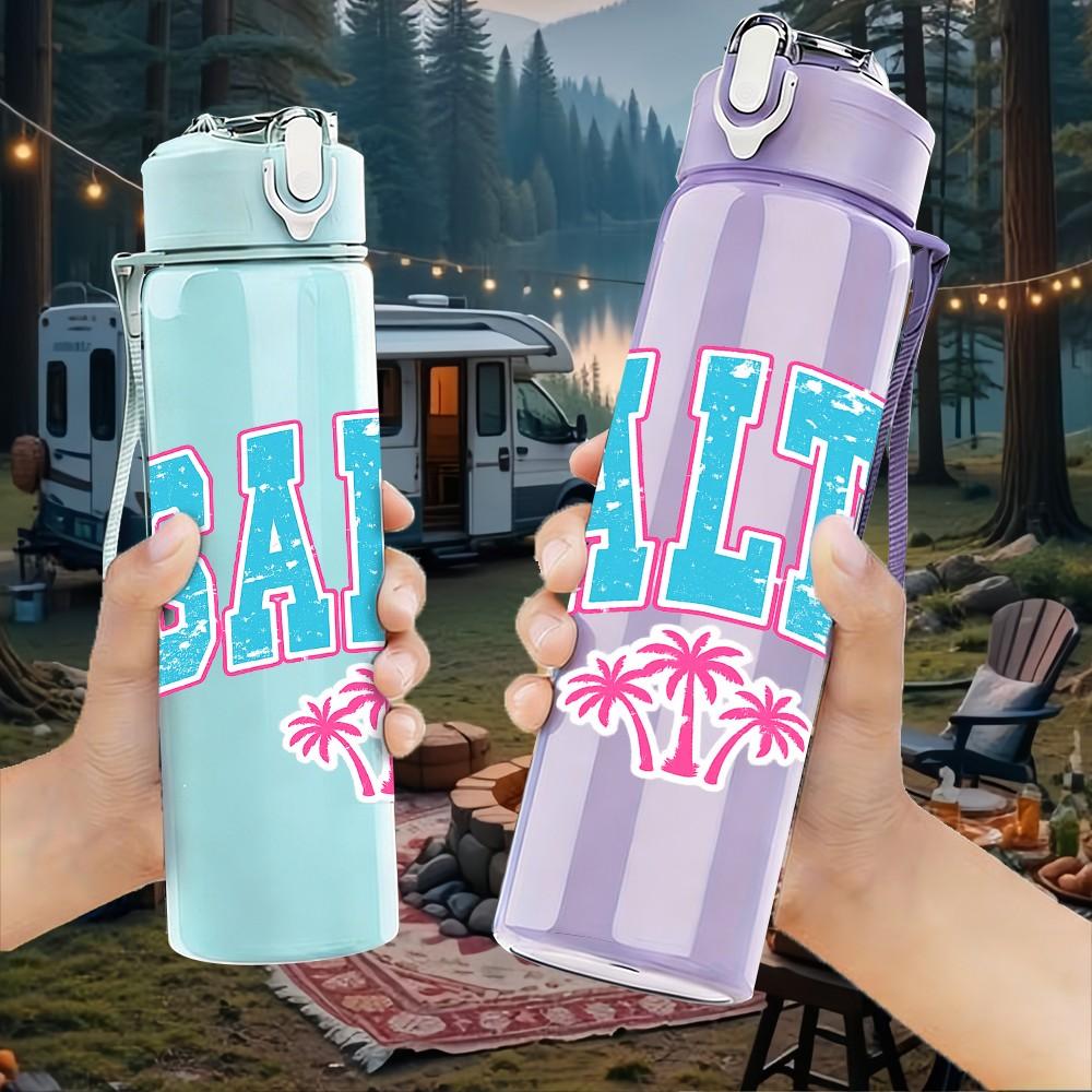 1PC SALTY Palm Tree Retro Text Print 750ml Color Plastic Sports Water Bottle Leakproof Flip Straw Lid Suitable for Sports Office Home Use