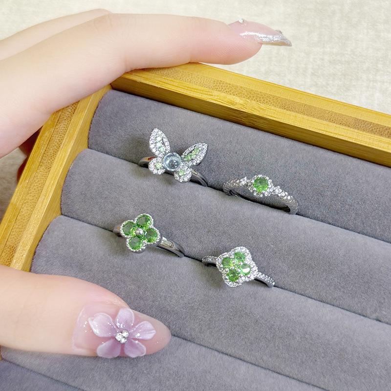 [Cuiying Blumensprache] Kleine frische Farbjuwelen Grün Voll Diamant Zirkon Vierblättriges Kleeblatt Offener Ring Damen Hochwertiger Ring