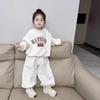Kinderkleidung Einfacher Buchstabenaufdruck Set Jungen und Mädchen Herbst und Winter Locker Lässig Verdicktes Oberteil + Hose Zweiteiliges Set