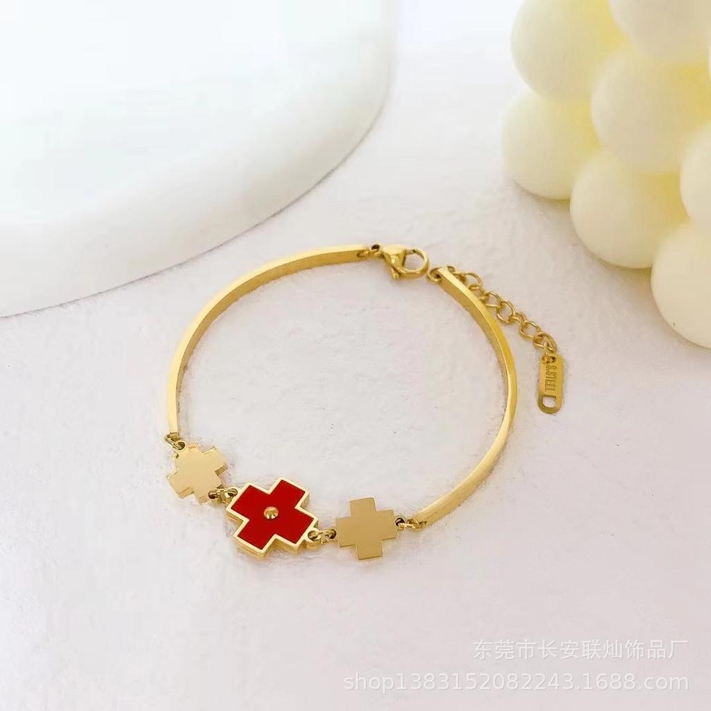New Four-Leaf Clover Bracelet Simple Light Luxury Cross Bracelet Titanium Steel Strings Do Not Lose Colour Women's Bracelets