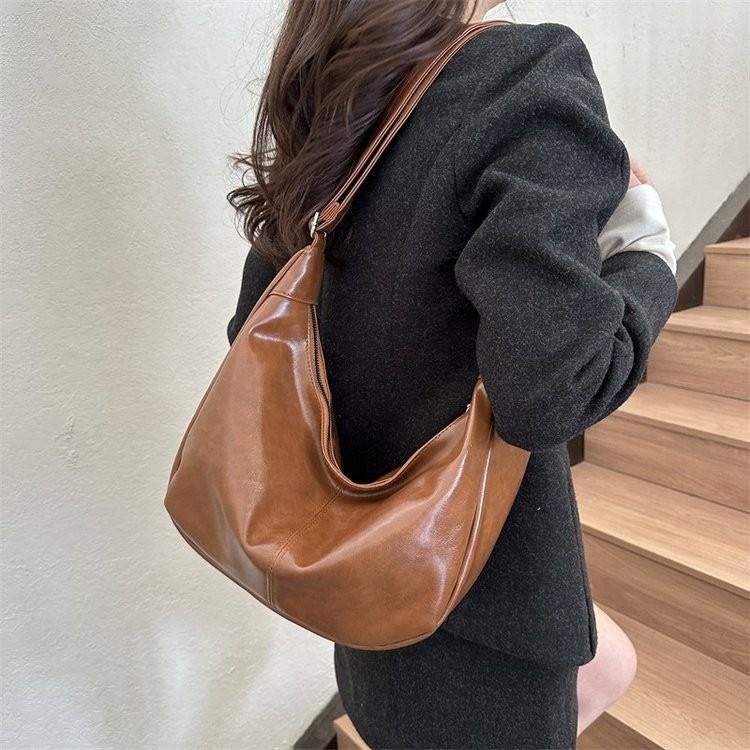 Modern Urban Minimalist Large Baguette Handbag For Women Perfect For Commuting