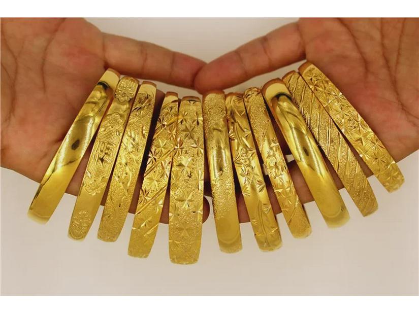 Bracelet étoile vietnamien en laiton doré et sable – Bijou de mariage durable et populaire