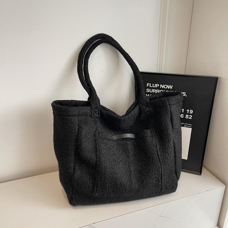 Casual simple large-capacity bag women's popular autumn and winter new shoulder bag fashionable foreign commuter messenger tote bag