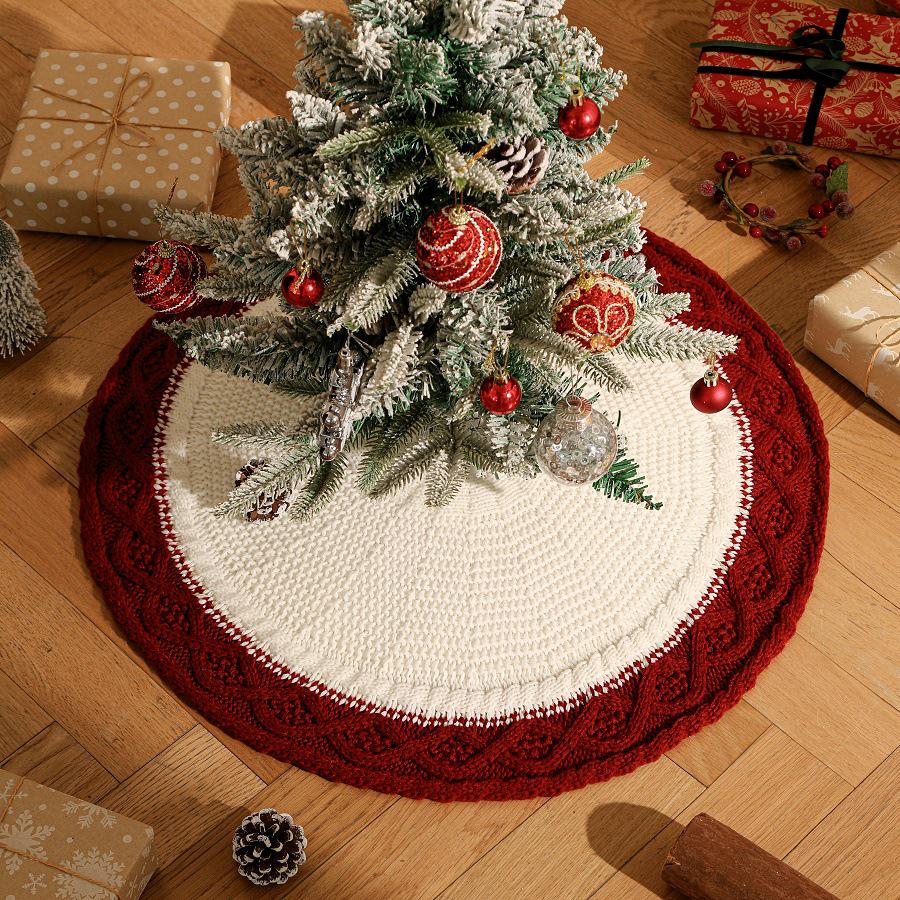 Festive Red-Edged White Rhombus Knit Christmas Tree Skirt