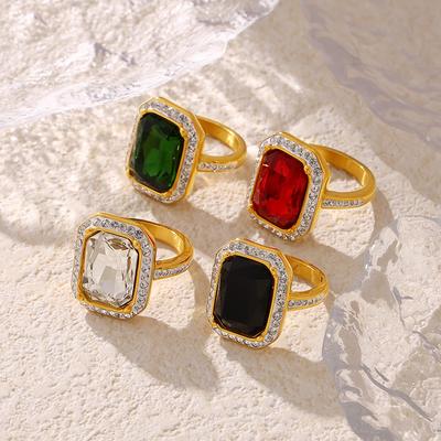 Anello Rettangolare Incastonato con Diamanti Grandi Nicchia Lusso Leggero Acciaio al Titanio Placcato Oro 18K Anello Stile Corte