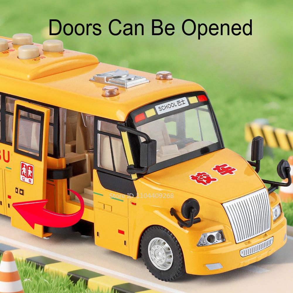 1:24 Scale School Bus Model Toy Alloy Diecast Pull Back Doors Opened Simulation Storytelling Vehicles Sound Light Gift for Child