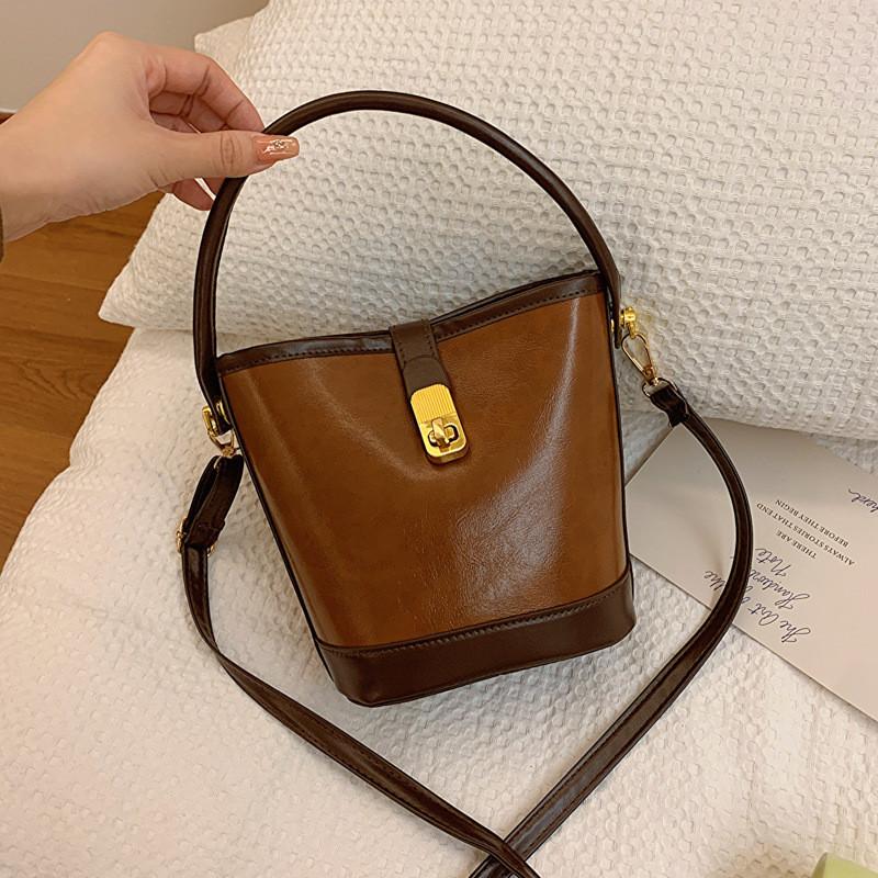 Fashionable Winter 2023 Vintage Casual Bucket Bag Soft Retro Pu Crossbody