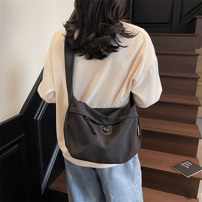 Simple Canvas Crossbody Bag for Women Dumpling Bag Casual Class Bags for Girl Lightweight Travel Bags Sports Bags  