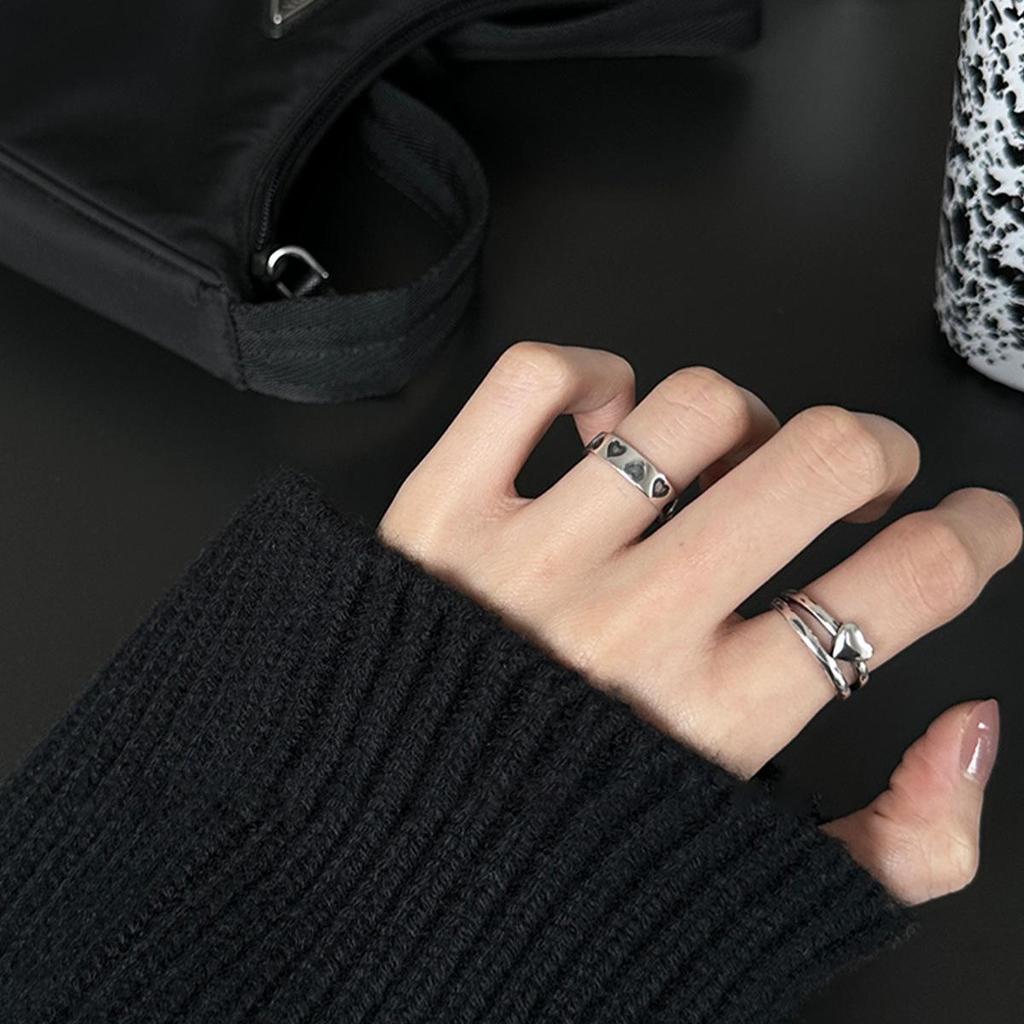 Elegant Black Agate Sterling Silver Women's Ring - Retro Design, Colorfast, Light Luxury Jewelry.