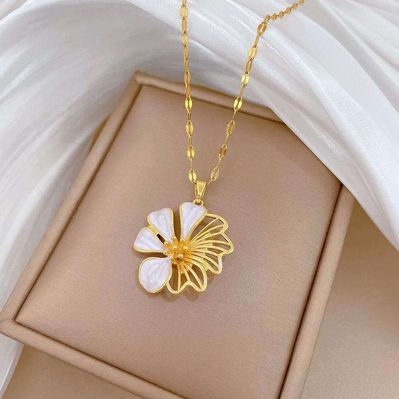 Female Versatile Hollow Flower Palace Style Necklace A209