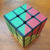 Puzzle-uri și jocuri de logică – Cubul Rubik