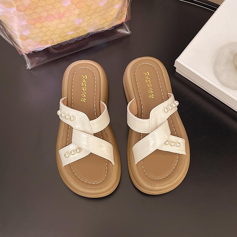 2025 Summer New Pearl High-end Soft-soled Slippers for Women To Wear, Step On Shit, Thick Bottom To Increase the Popularity of One-word Drag