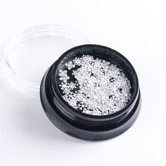 Yousheng 100 Pcs/ Bottle Snowflake Nail Decoration Paste Firmly Long Wearing Manicure 3D Snowflake Nail Art Slices for Makeup