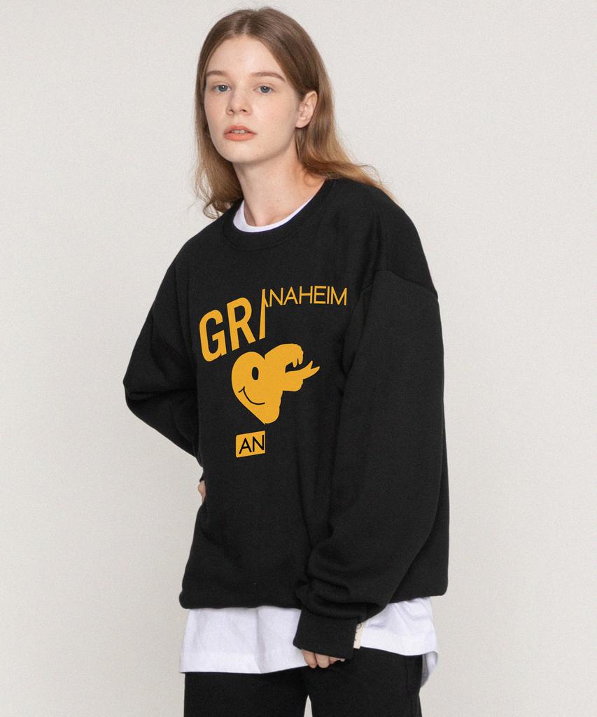 GRAVER [Unisex] Heart Snake Half Arch Logo Sweatshirt_Black