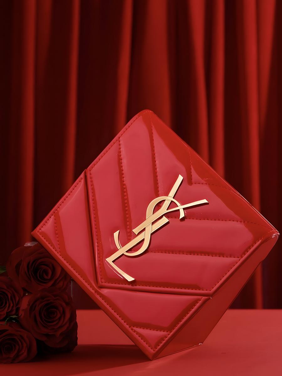 

Yves Saint Laurent-Women s Makeup Bag -Red M червоний