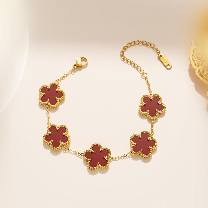 Exquisite 304L Stainless Steel Flower Bracelet For Women Golden Plum Blossom Temperament Bracelet Workday Jewelry Gift