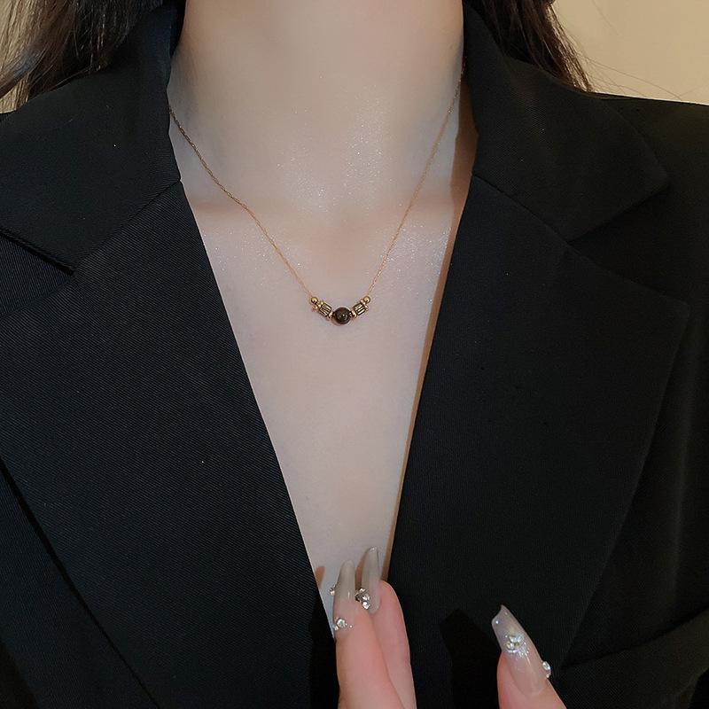 Maillard Tiger Eye Oval Necklace for Women - Light Luxury Autumn/Winter Clavicle Chain Fashion High-End Jewelry