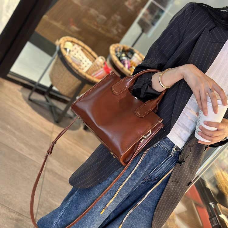 Torba z bydlęcej skóry garbowanej roślinnie Nowy styl Modna i wszechstronna Casualowa torba crossbody o dużej pojemności Lekka luksusowa skórzana torebka