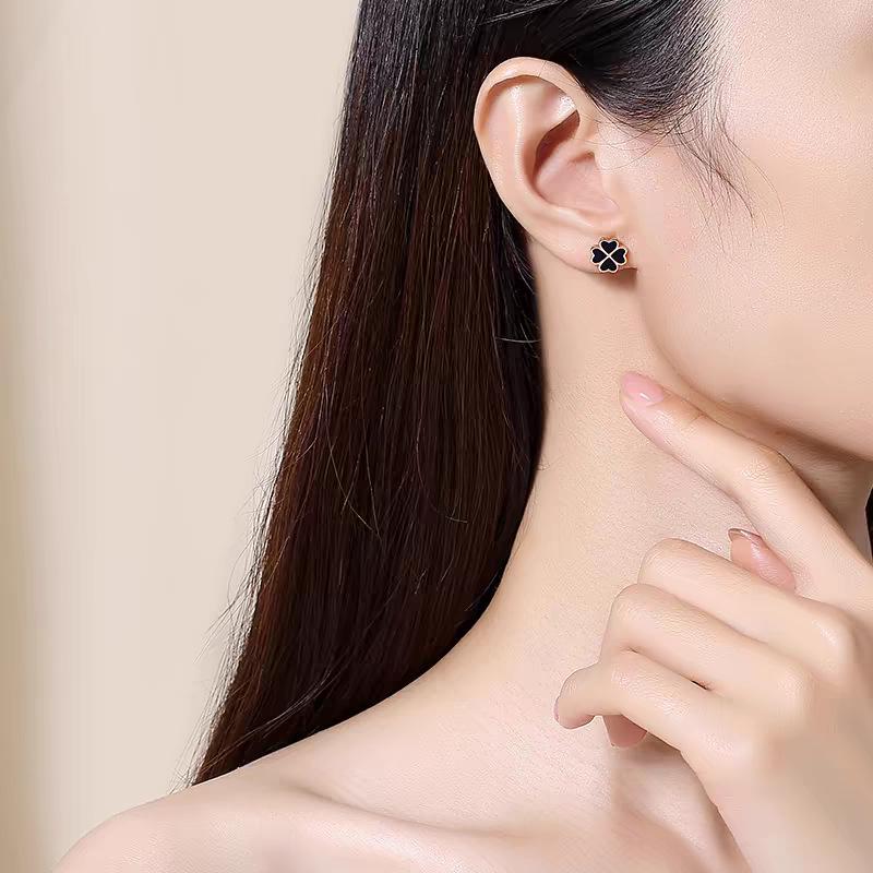 S925 Sterling Silver Korean Style Four-Leaf Clover Heart Stud Earrings for Women