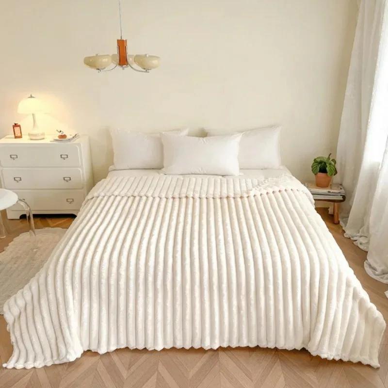 Multi-functional Throw Blanket Cool Summer Quilt Velvet Warm Blanket Flannel Multifunctional Blanket Sofa Throw Cover
