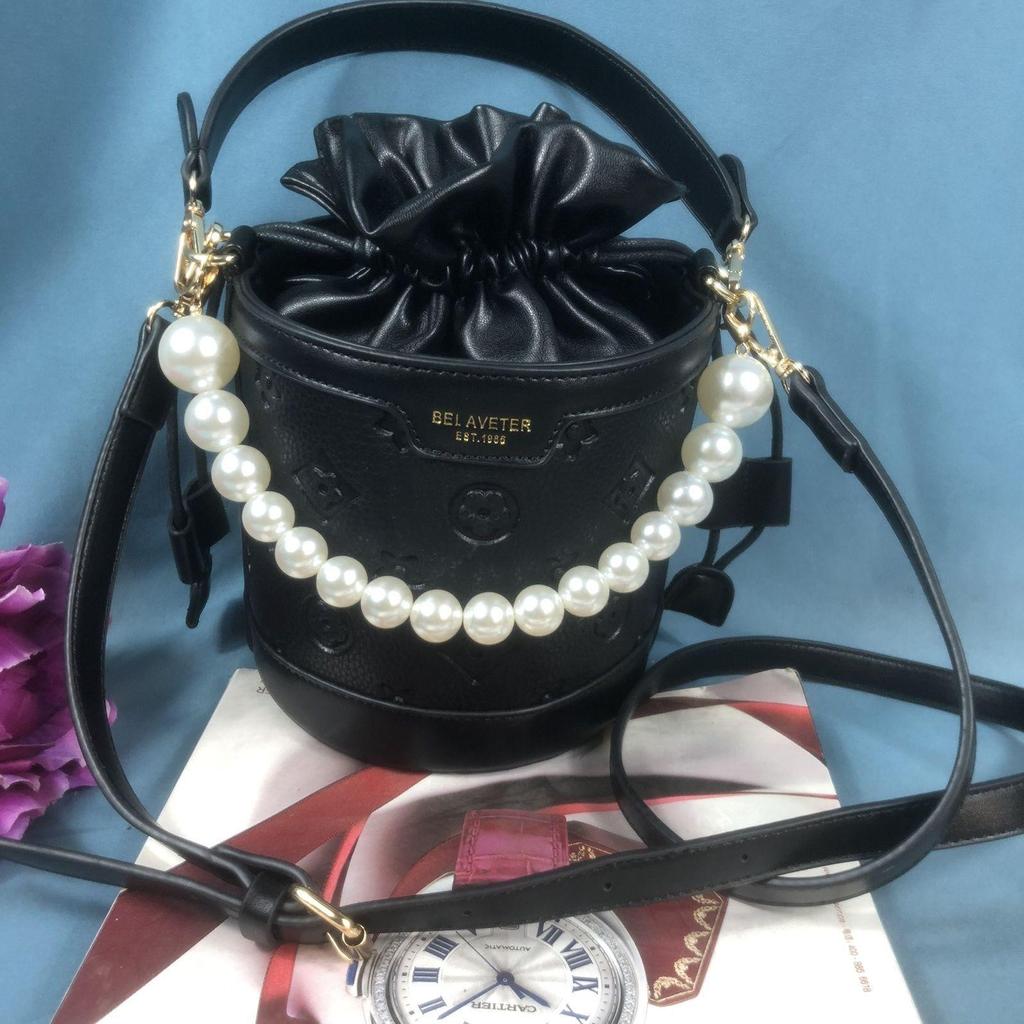 Damen Trendige Crossbody Bucket Bag mit Perlenkette - Einzelne Schulterhandtasche 2025